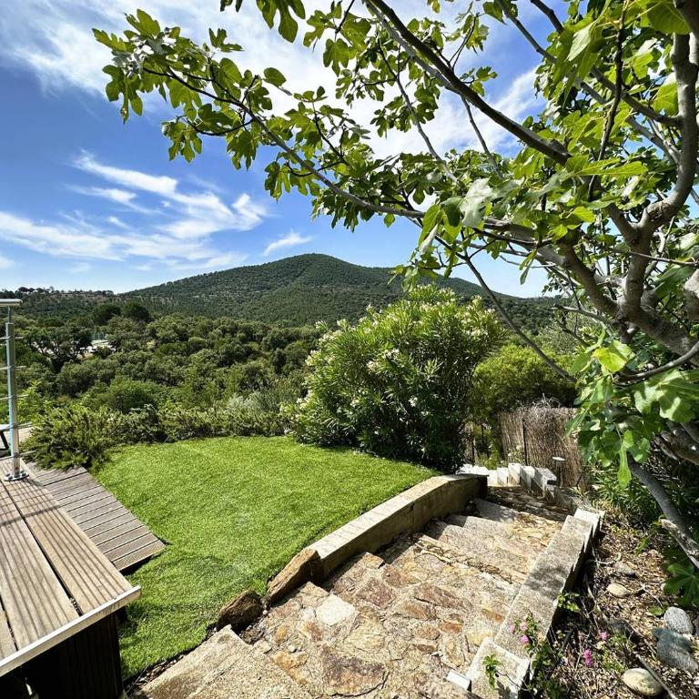 Villa CORAIL privée et climatisée pour 10 personnes avec piscine et superbe vue mer et collines à La Londe-les-Maures - Maison 5 Chambres - 8