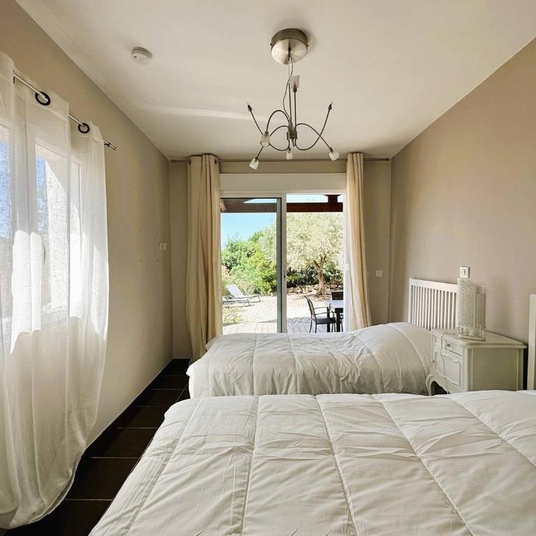 Villa CORAIL privée et climatisée pour 10 personnes avec piscine et superbe vue mer et collines à La Londe-les-Maures - Maison 5 Chambres - 29