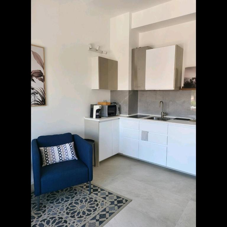 La Breeze - Two-Bedroom Deluxe Apartment with Balcony - 3