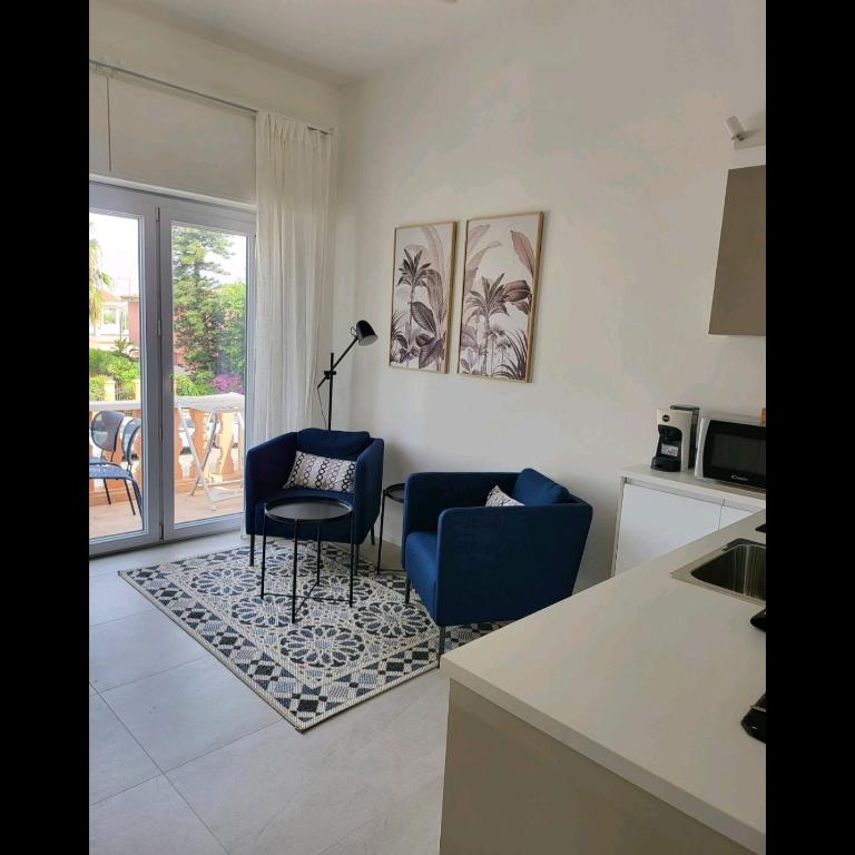 La Breeze - Two-Bedroom Deluxe Apartment with Balcony - 2