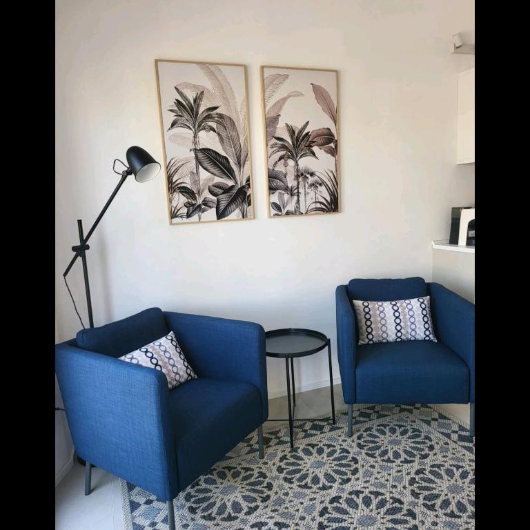 La Breeze - Two-Bedroom Deluxe Apartment with Balcony - 17