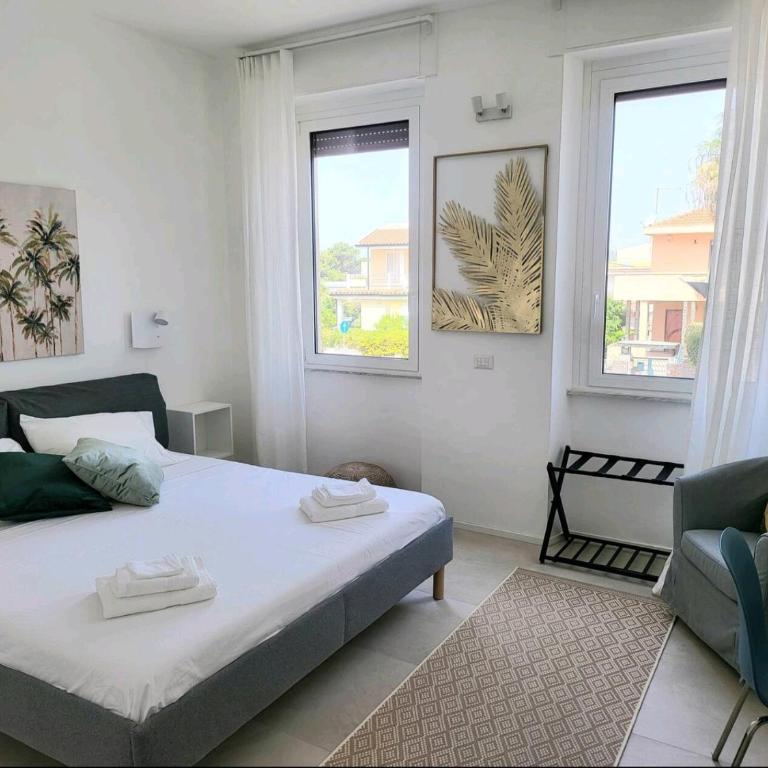 La Breeze - Two-Bedroom Deluxe Apartment with Balcony - 5