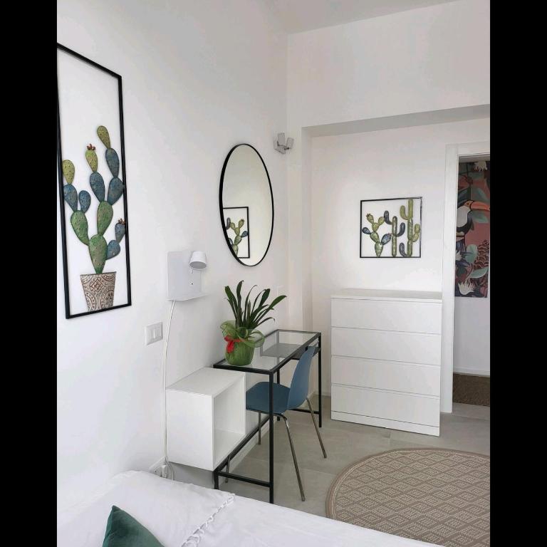 La Breeze - Two-Bedroom Deluxe Apartment with Balcony - 13
