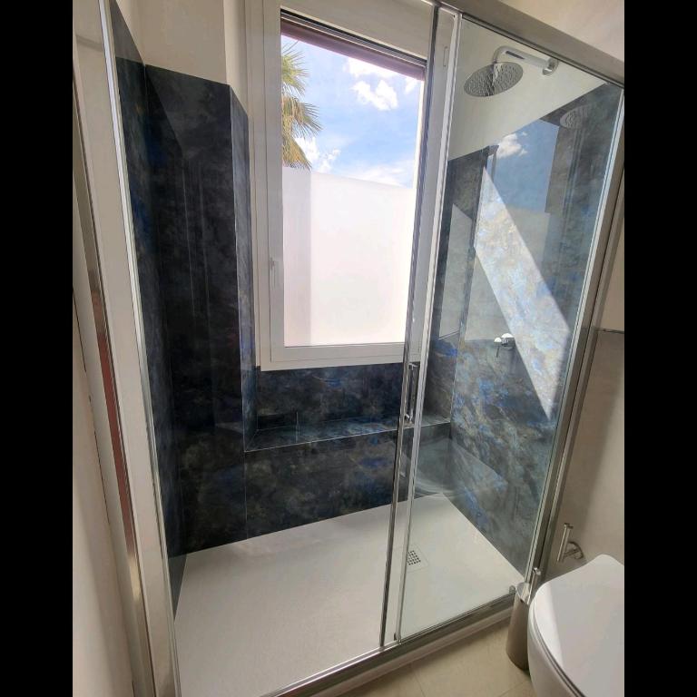 La Breeze - Two-Bedroom Deluxe Apartment with Balcony - 11