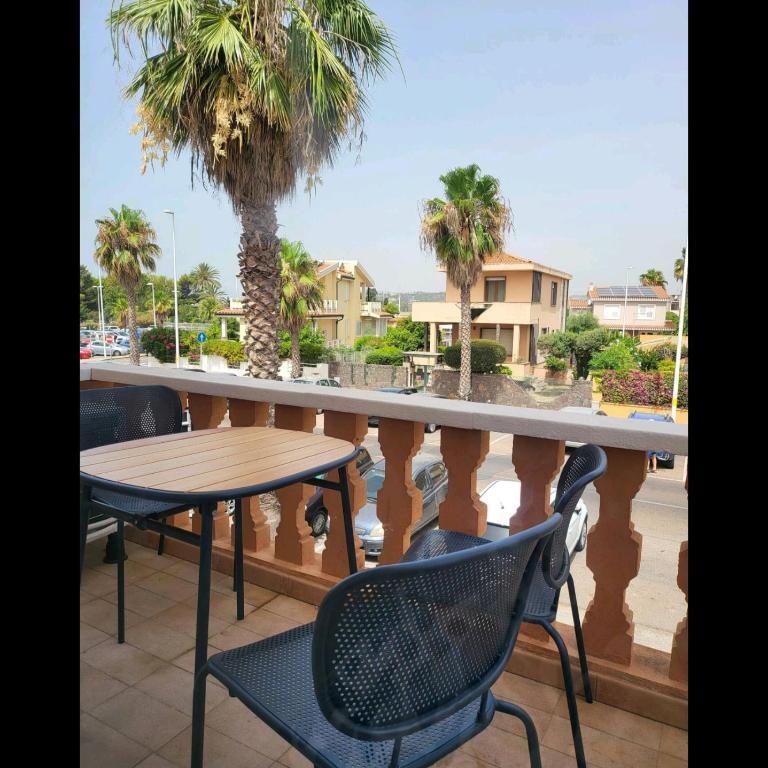 La Breeze - Two-Bedroom Deluxe Apartment with Balcony - 19
