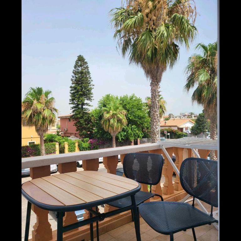La Breeze - Two-Bedroom Deluxe Apartment with Balcony - 1