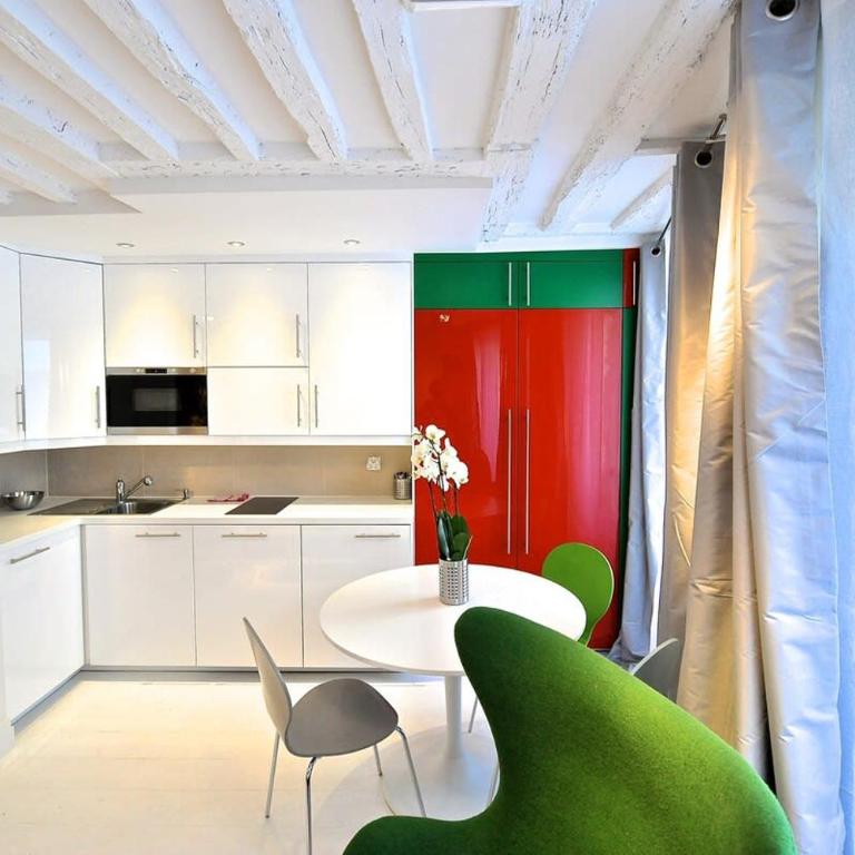 Notre Dame In Full Colors with AC - Apartment mit 1 Schlafzimmer - 11