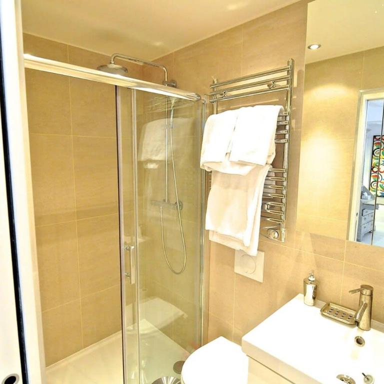 Notre Dame In Full Colors with AC - Apartment mit 1 Schlafzimmer - 18