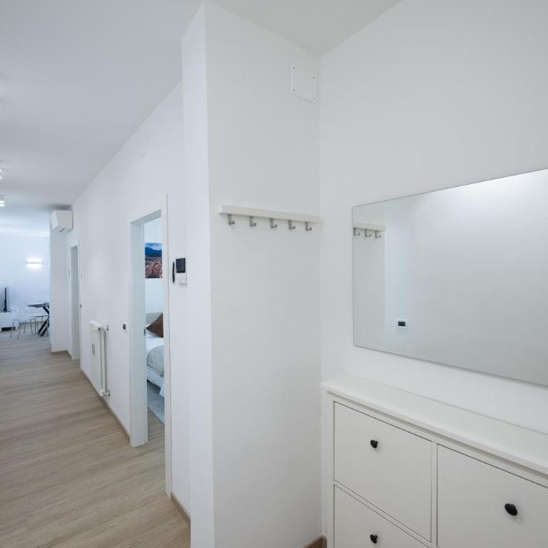 DESTINO Apartments - One-Bedroom Apartment with Lake View - 27