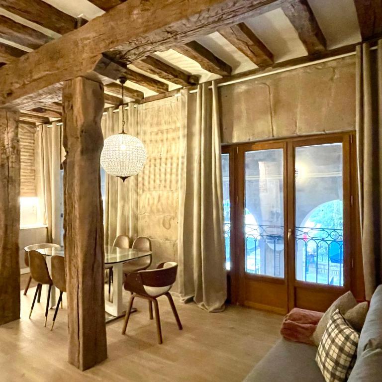 Lauramer Plaza Nueva - Three-Bedroom Apartment - 11