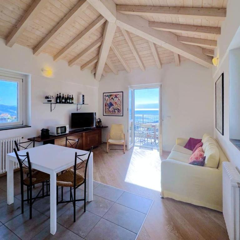 Luminosa mansarda con vista mare - Apartamento de 2 dormitorios - 6