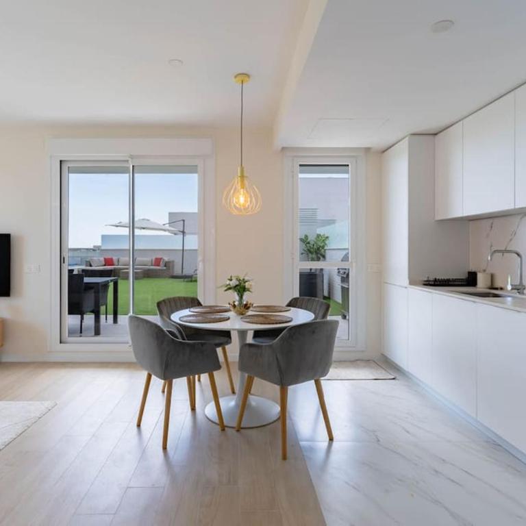 Modern 2-Bed Apartment with Huge Terrace - Two-Bedroom Apartment - 3