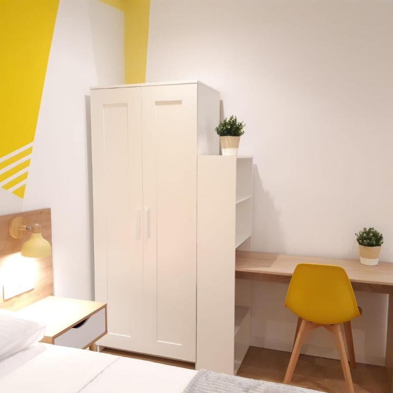 Good Energy Rooms - Double Room with Shared Bathroom - 6