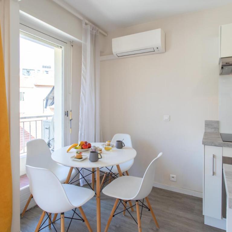 Studio Antibes 5min Train Station & Sea - AC & Balcony - Appartement 1 Chambre - 5