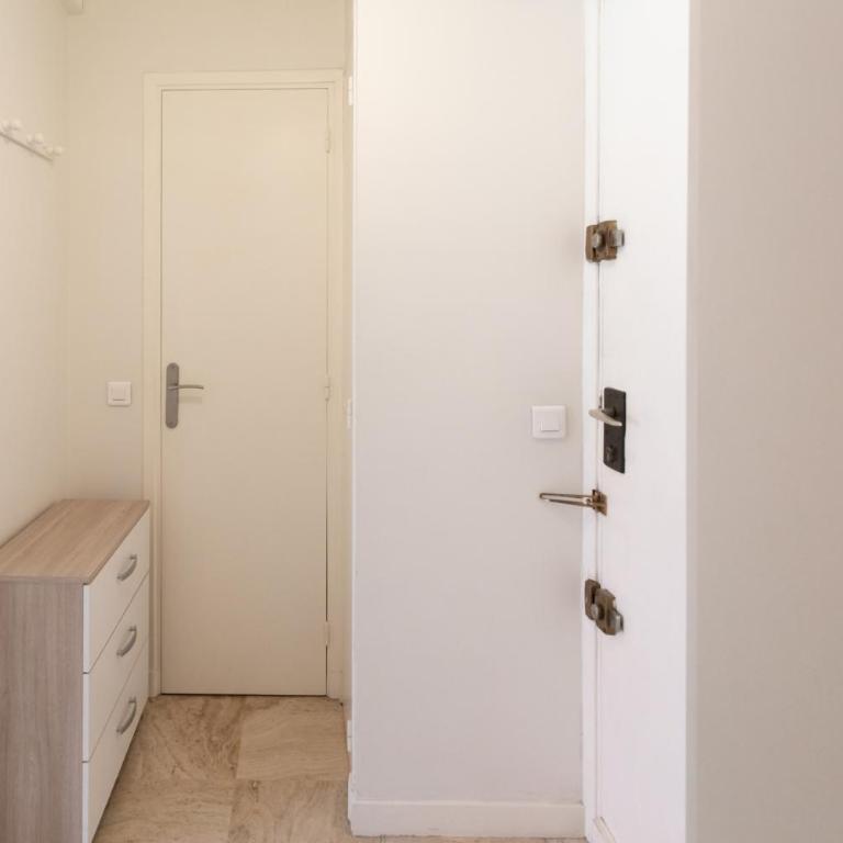 Studio Antibes 5min Train Station & Sea - AC & Balcony - Appartement 1 Chambre - 23