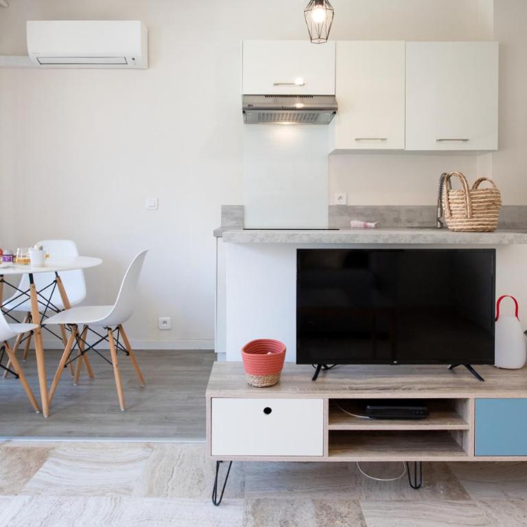 Studio Antibes 5min Train Station & Sea - AC & Balcony - Appartement 1 Chambre - 19