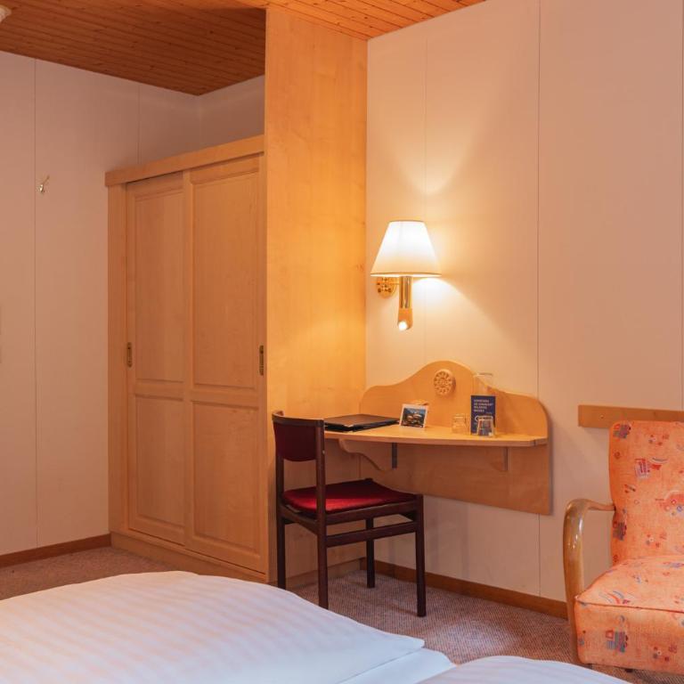 Hotel Bellevue - Traditional Swiss Hideaway - Doppelzimmer – Nordseite ohne Balkon - 6
