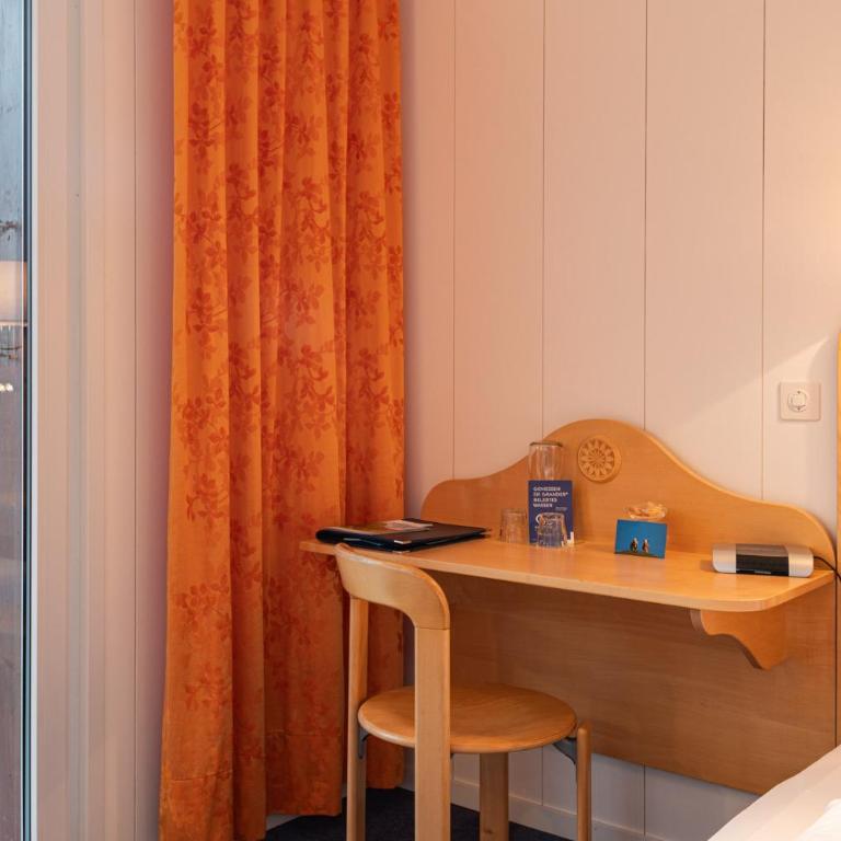 Hotel Bellevue - Traditional Swiss Hideaway - Doppelzimmer mit Panoramablick auf die Jungfrau und Balkon - 4
