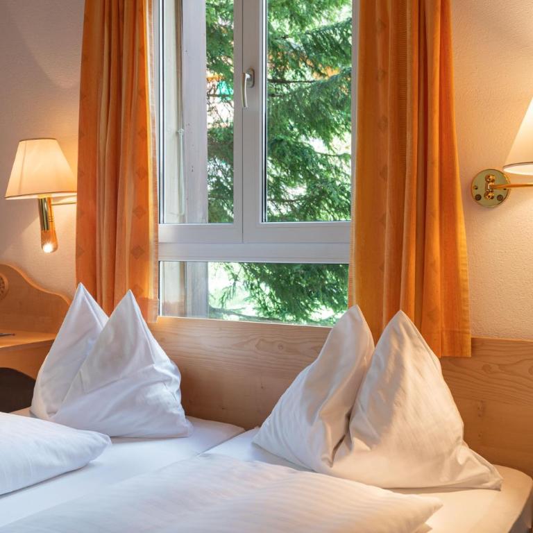 Hotel Bellevue - Traditional Swiss Hideaway - Doppelzimmer – Nordseite ohne Balkon - 11