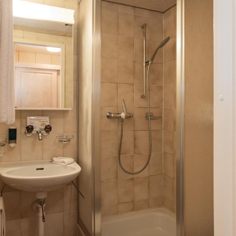 Hotel Bellevue - Traditional Swiss Hideaway - Einzelzimmer - Nordseite ohne Balkon - 5
