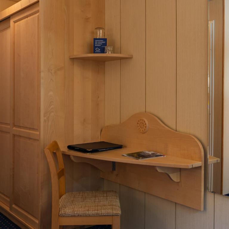 Hotel Bellevue - Traditional Swiss Hideaway - Einzelzimmer - Nordseite ohne Balkon - 7
