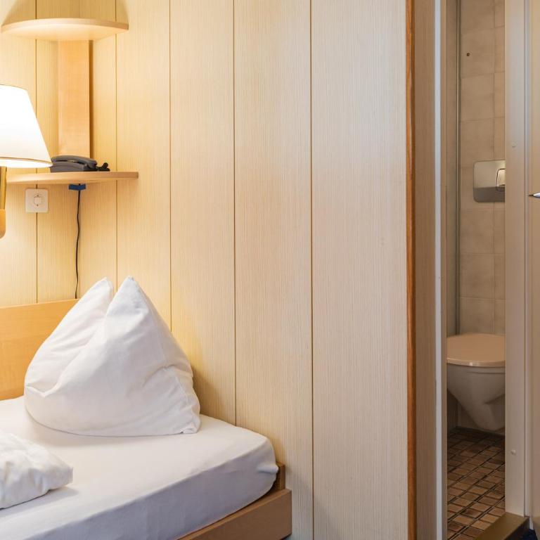 Hotel Bellevue - Traditional Swiss Hideaway - Einzelzimmer - Nordseite ohne Balkon - 4