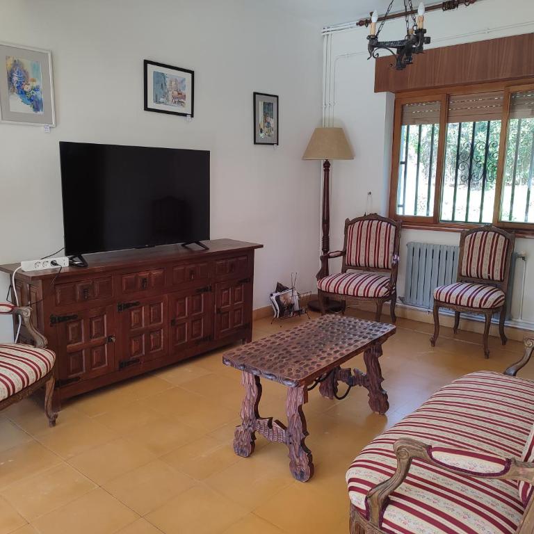 Charming 6-Bed Chalet in Llanes - Chalet - 6