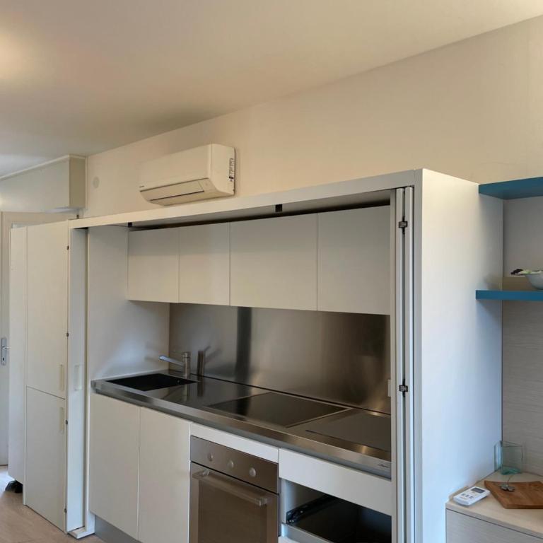 Lovely apartment in Lignano Sabbiadoro & parking - One-Bedroom Apartment - 3