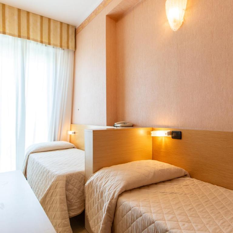 Hotel Metropole - Camera Budget Doppia con Letti Singoli - 2