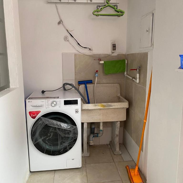 Departamento cerca al boulevard - Two-Bedroom Apartment - 4