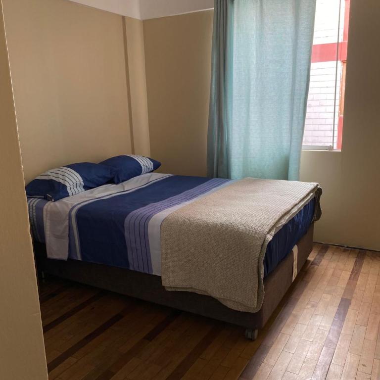 Departamento cerca al boulevard - Two-Bedroom Apartment - 2