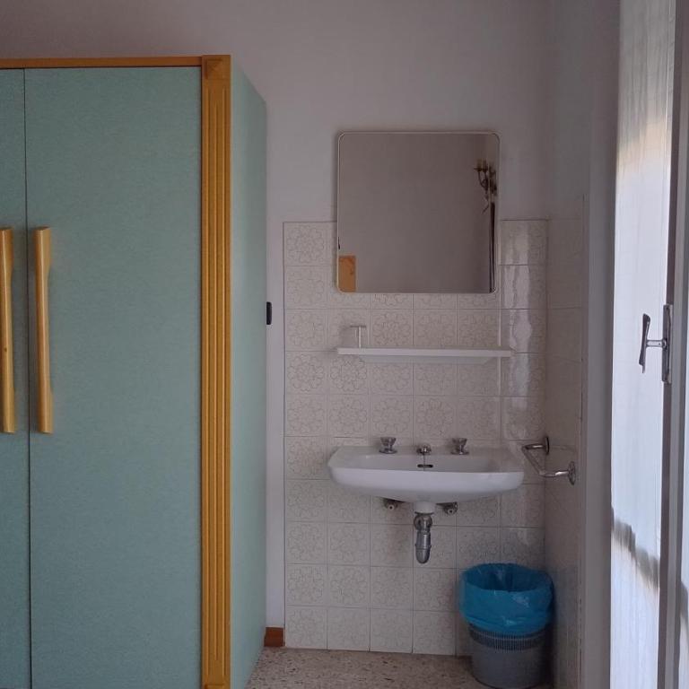 Hotel Rosy - Camera Matrimoniale con Bagno Privato Esterno - 2