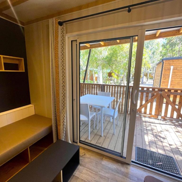 Camping La Pinède - Chalet Nonza - 3