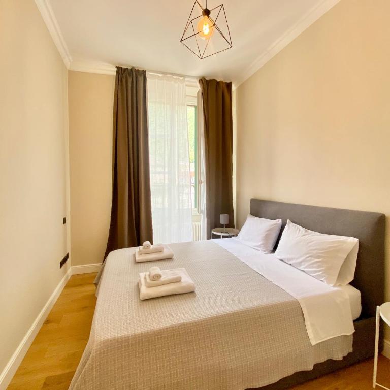 Vincent's artwork - Two-Bedroom Apartment - 11