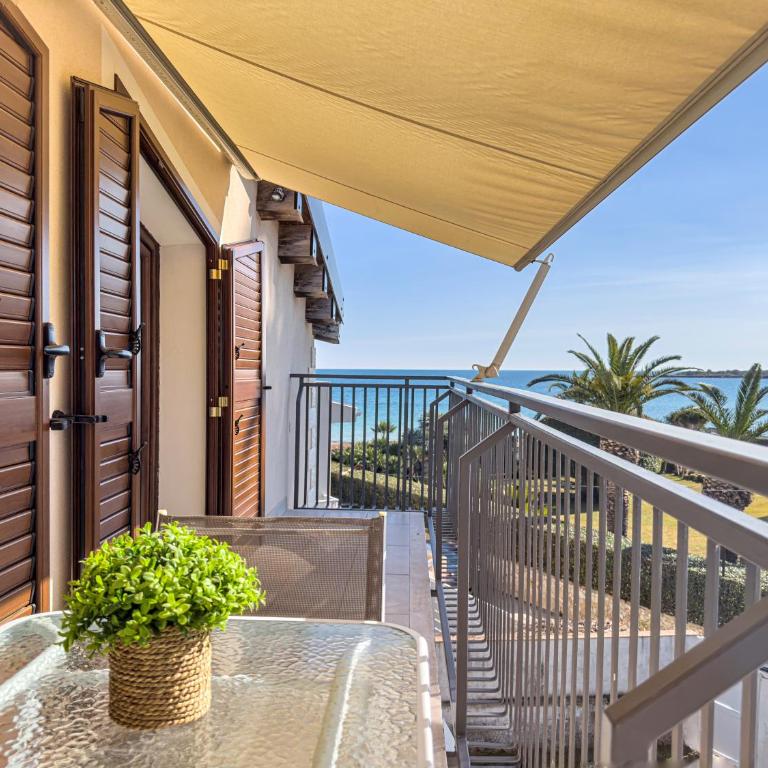 Villa Donata Fontane Bianche - Penthouse Apartment - 2