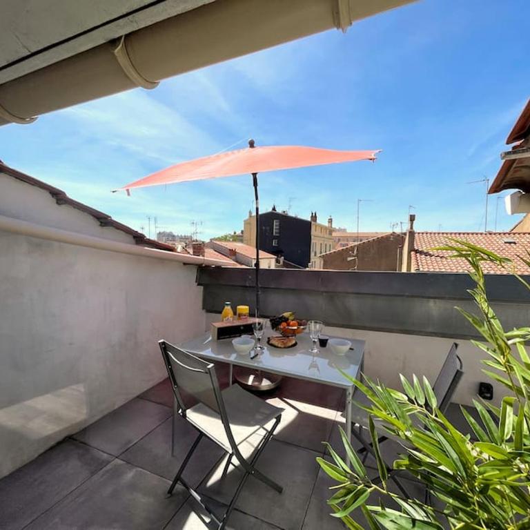 Charme urbain sous les toits-Terrasse/Clim/Parking - Appartement 2 Chambres - 1