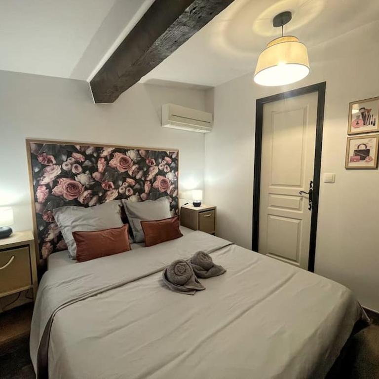 Charme urbain sous les toits-Terrasse/Clim/Parking - Appartement 2 Chambres - 8