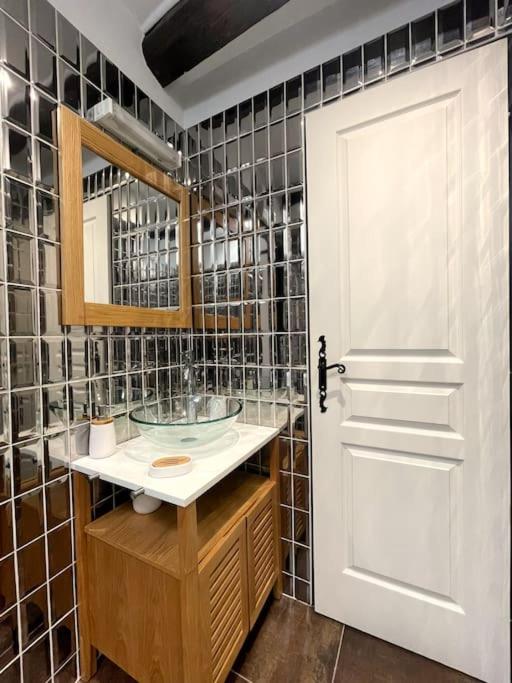 Charme urbain sous les toits-Terrasse/Clim/Parking - Appartement 2 Chambres - 23