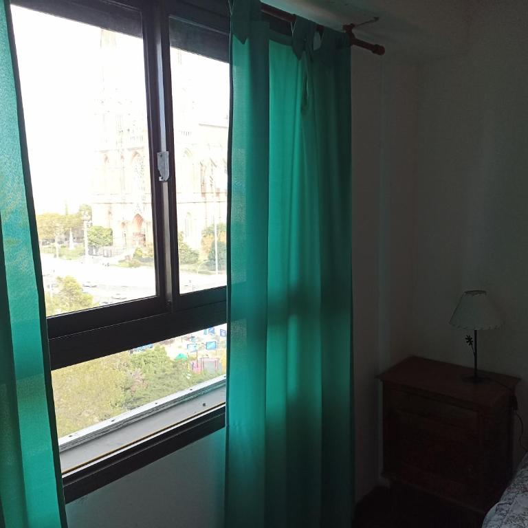 Departamento Plaza Moreno con balcón - Apartamento con balcón - 3