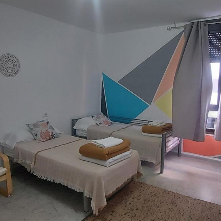 Coordenadas Ibiza - Habitación Estándar con baño compartido - 2 camas - 4
