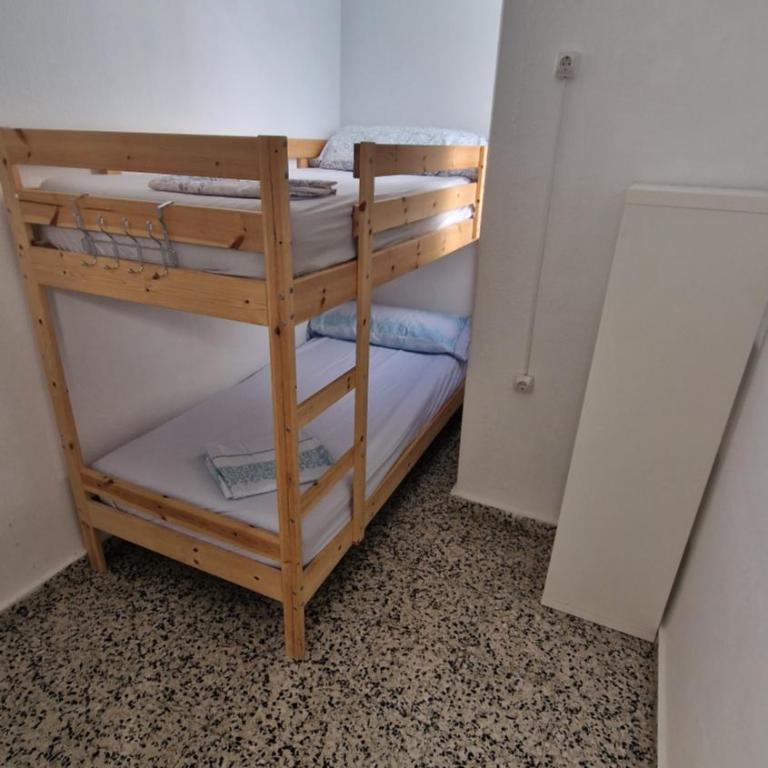 Historic Malaga Centro Rooms - Bunk Bed in Female Dormitory Room - 1