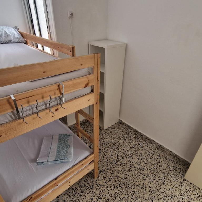 Historic Malaga Centro Rooms - Bunk Bed in Female Dormitory Room - 2