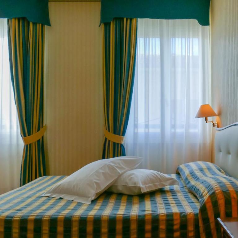 Hotel Benaco Garda ***S - Camera Matrimoniale/Doppia con Letti Singoli - 11