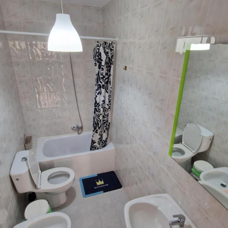 Historic Malaga Centro Rooms - Bed in 8-Bed Mixed Dormitory Room - 4