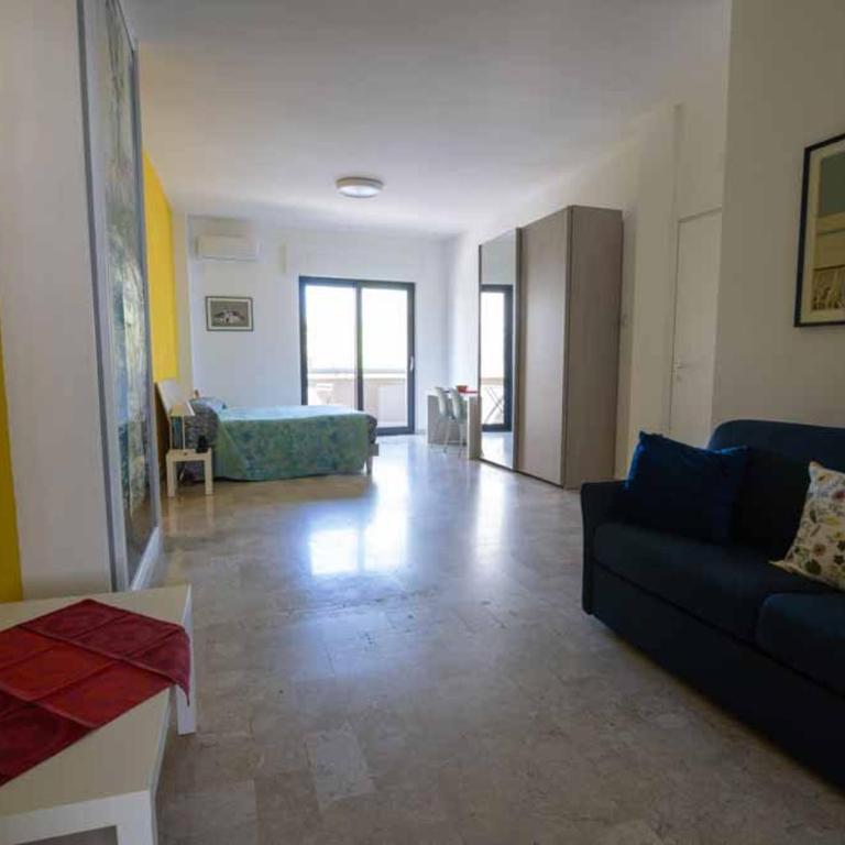 B&B Il Sorriso - Deluxe Double Room with Extra Bed - 7