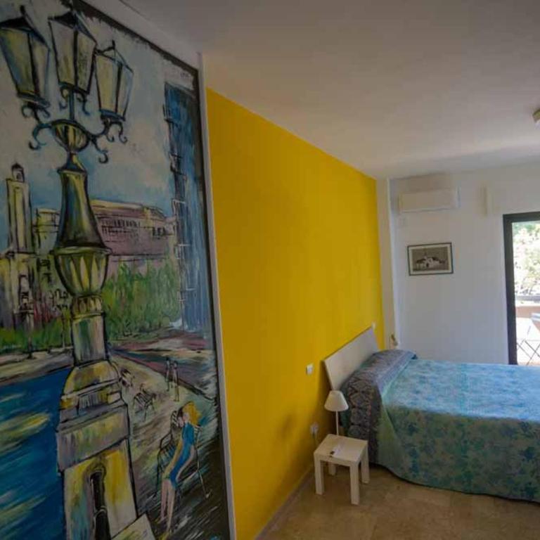 B&B Il Sorriso - Deluxe Double Room with Extra Bed - 9