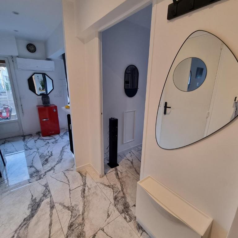 T2 neuf centre ville Saint Raphaël avec terrasse et parking gratuit, prés de la plage et commerces! - Apartment mit 1 Schlafzimmer - 7
