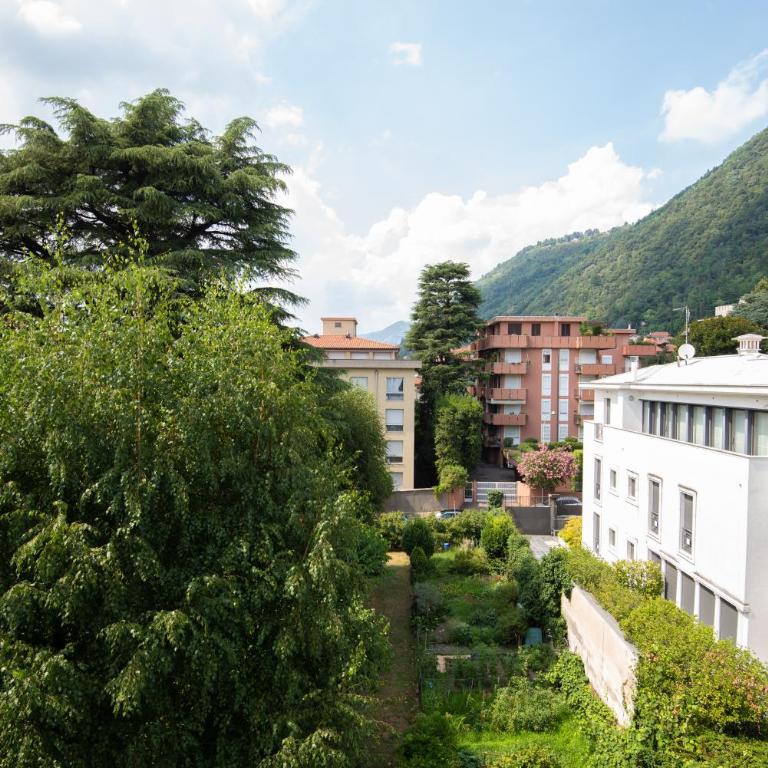 West Park Suite With Parking by Holiday Solutions - Two-Bedroom Apartment - 12