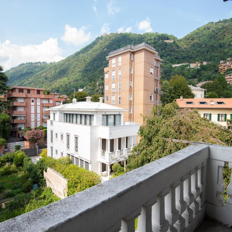 West Park Suite With Parking by Holiday Solutions - Two-Bedroom Apartment - 14