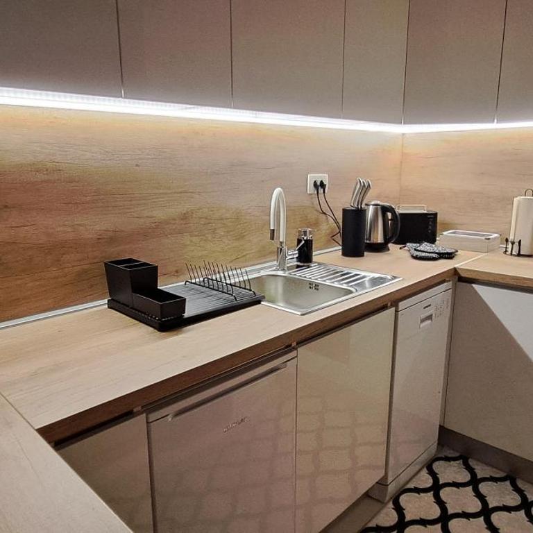 Apartman NOLA-Mostar Cityscape Retreat - One-Bedroom Apartment - 11